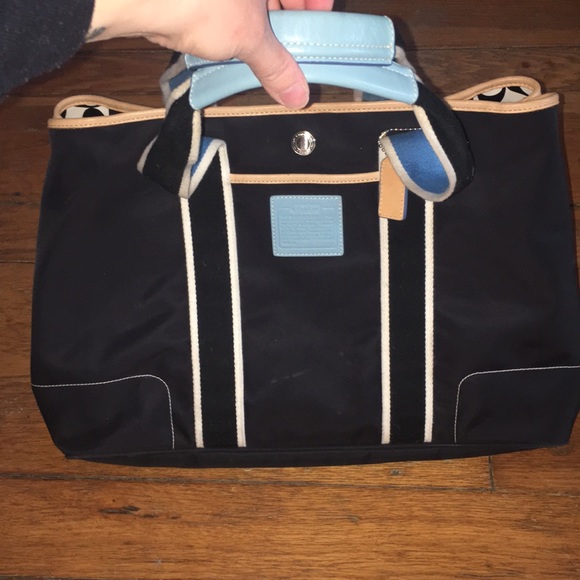 Coach Handbags - Coach hamptons tote